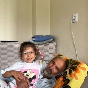 dede torun veda aninda duygusal anlar yasadi tVn9WqS7