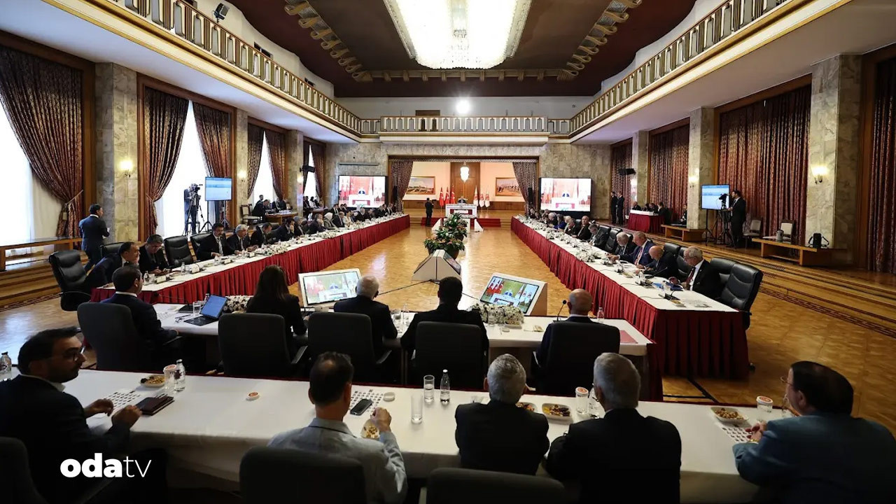 komisyonda gerginlik dem partililer masayi terk etti mhpli feti yildizdan tepki RKvENKR8