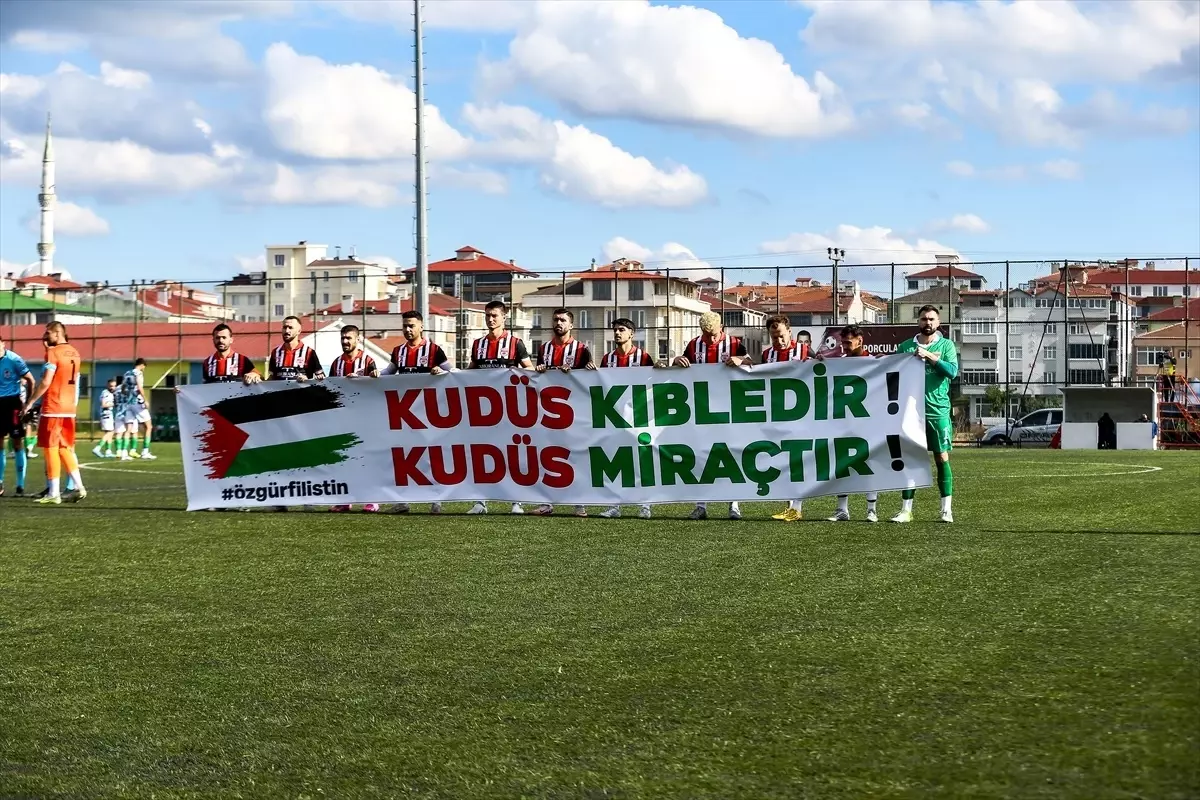 filistine destek icin pankartla ciktilar yNP8dHh1