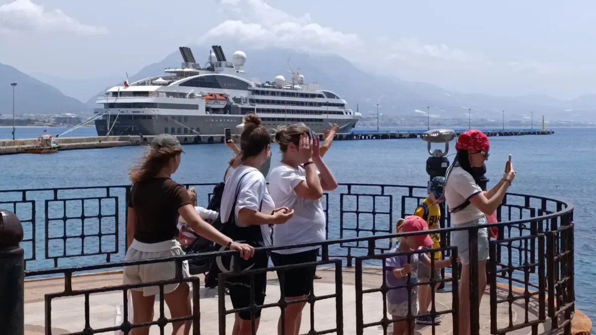 kruvaziyer turizminde rekor yolcu sayisi hKqidMFE.jpg