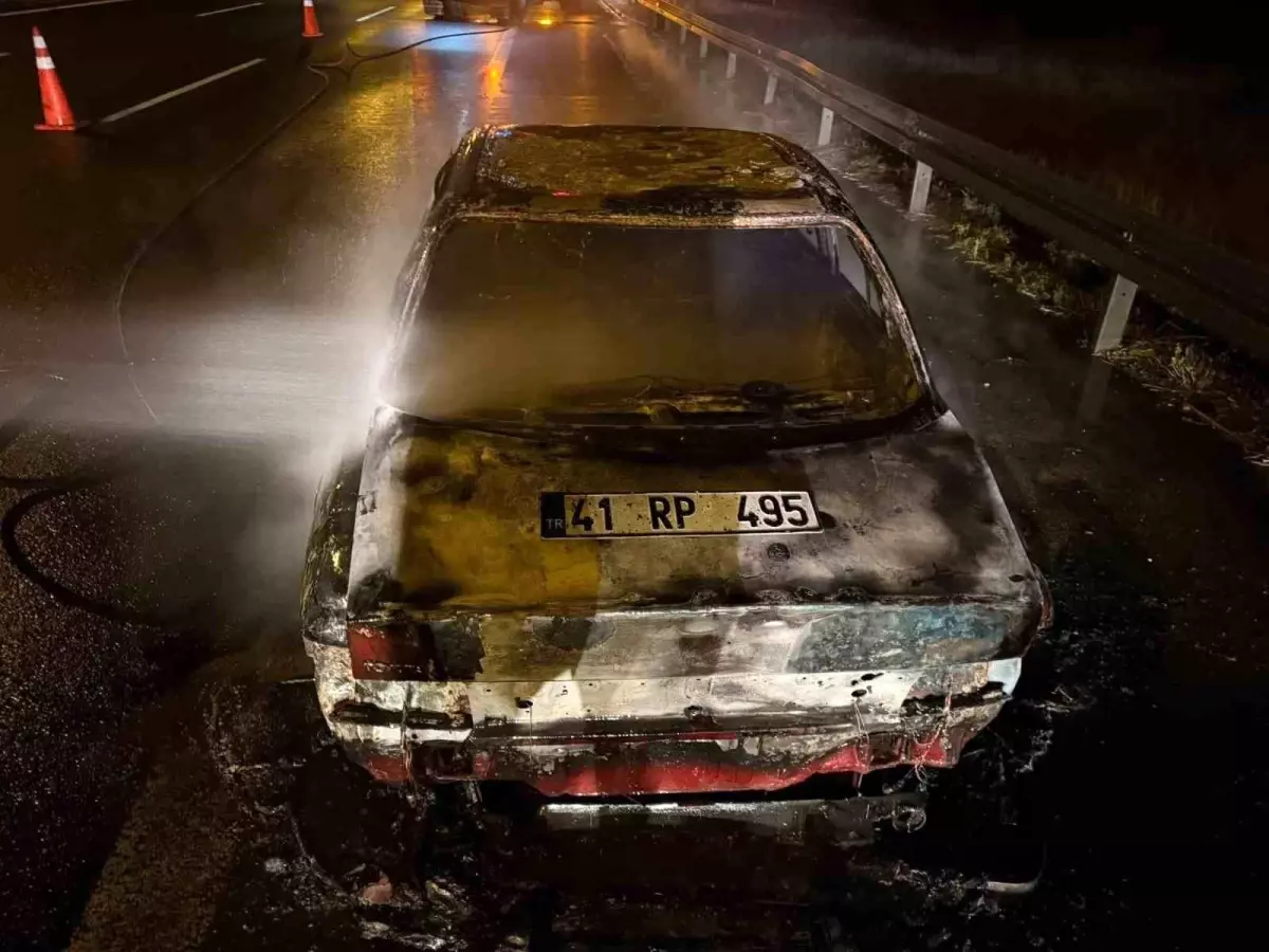 tem otoyolunda yangin bir otomobil kul oldu ElmhseMJ.jpg