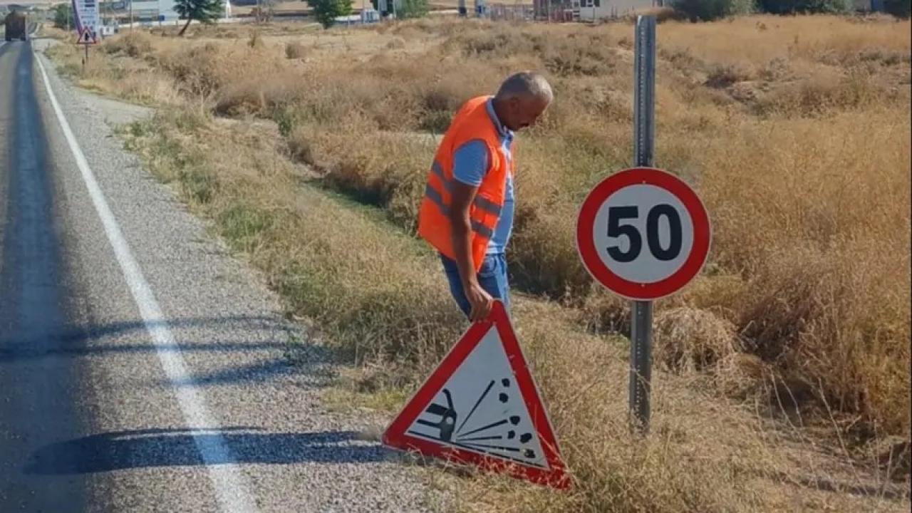bakan duyurdu 32 bin 845 trafik levhasi kaldirildi QvWNbERT.jpg