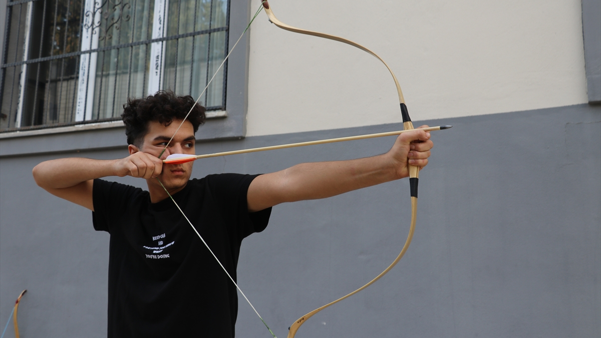 dizilerden etkilenen adanali genc okculukta art arda turkiye rekoru kirdi V2yQQSjs.jpg