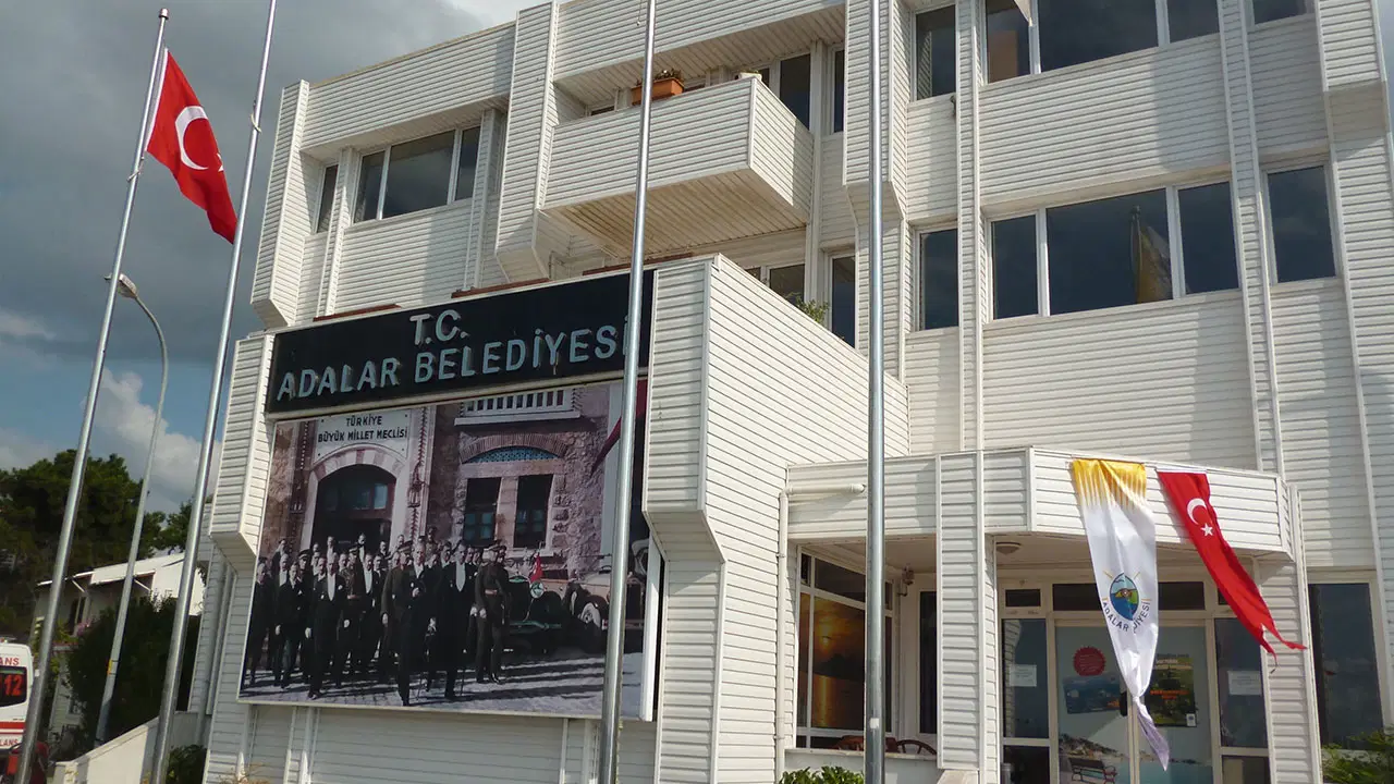 Adalar Belediyesi’nden Harddisk Hırsızlığıyla İlgili Açıklama