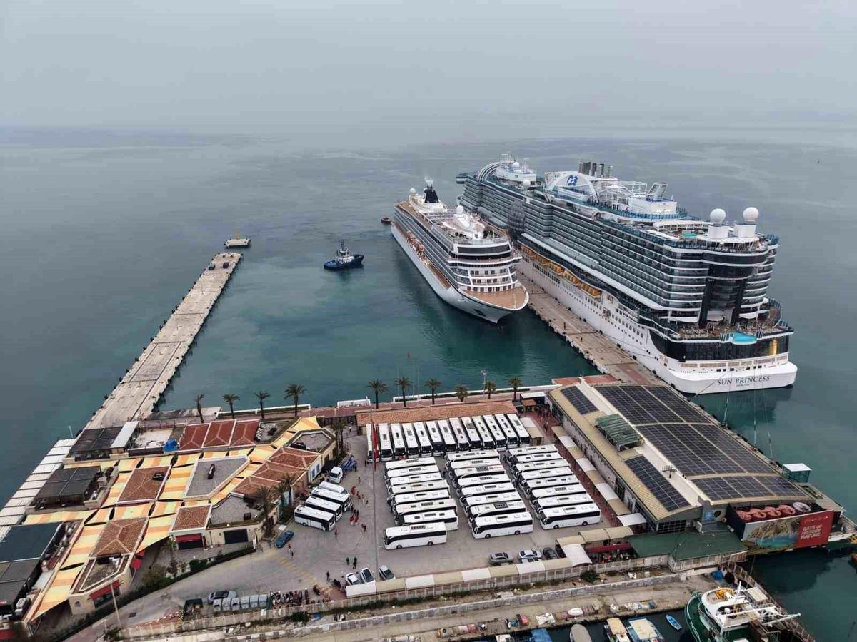 Kuşadası’na 5 Bin 297 Turist Ziyaret Gerçekleştirdi