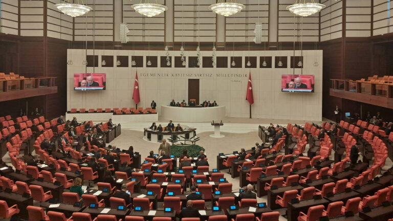 okul-saldirilari-icin-kurulan-meclis-arastirma-komisyonunun-uyeleri-belli-oldu-i6J5gyTM
