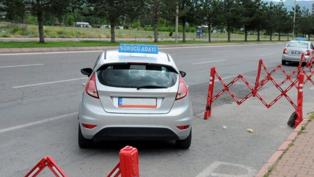 yozgatta-ehliyet-sinavinda-usulsuzluk-skandali-4-supheli-gozaltinda-2YtX36VG