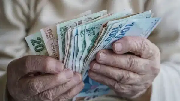 emekli-maasi-bayramdan-once-yatar-mi-2026-mayis-ayi-emekli-maaslari-erken-yatacak-mi-MBkstRJL