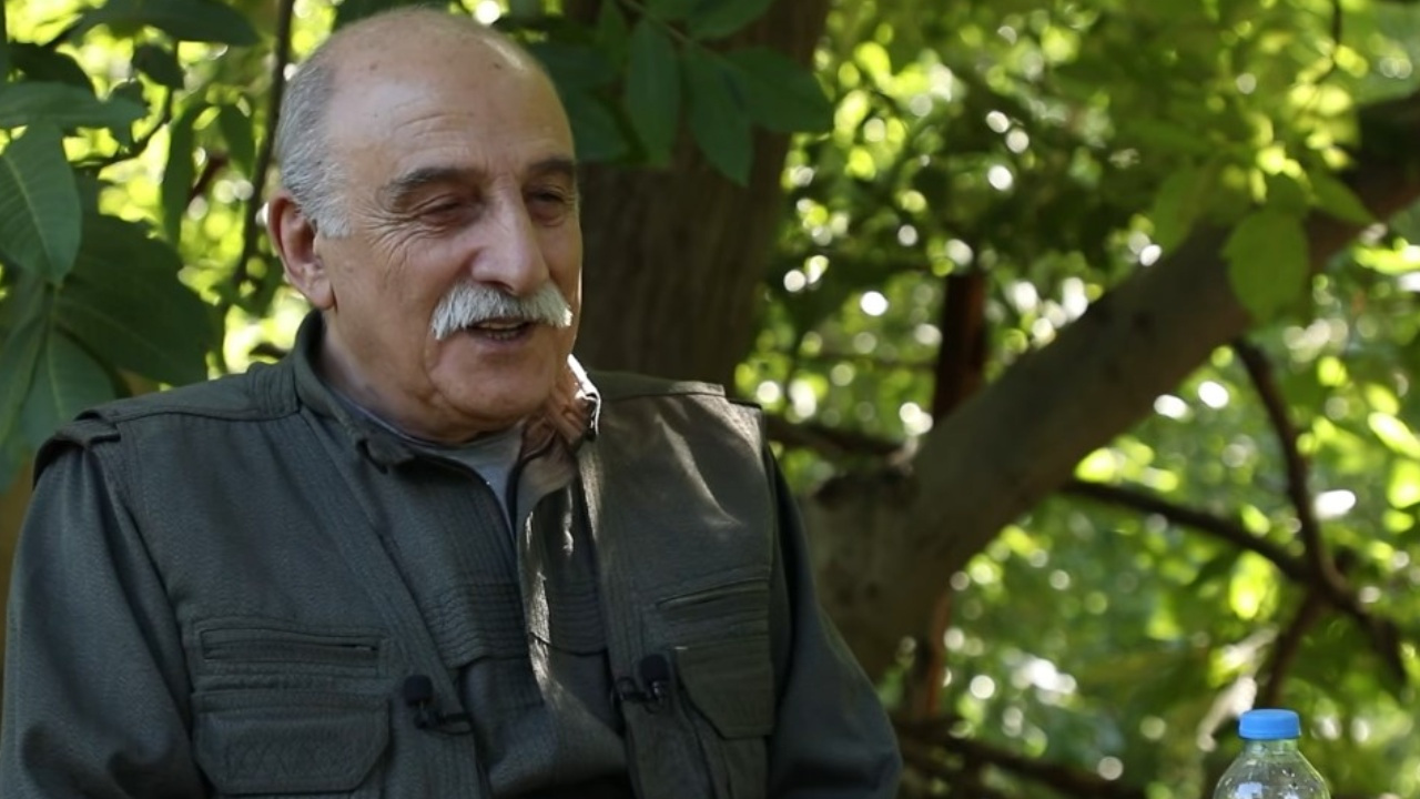 Pkkli duran kalkan siyasete girmek istiyor neden olmasin olmaz mi IbmWVYdc